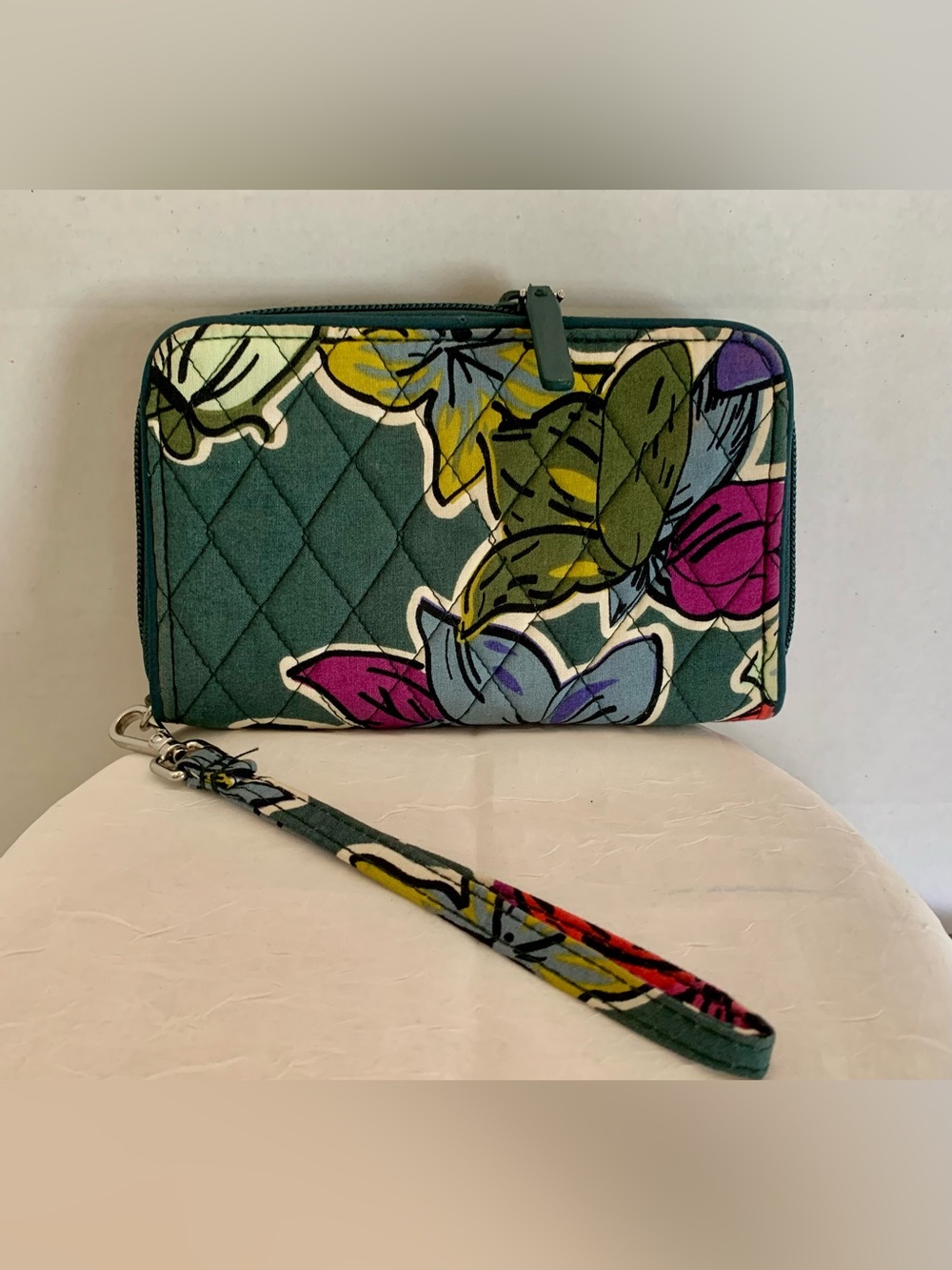 Vera Bradley NEW w Tag Falling Flowers RFID Grab & Go Wristlet Quilted Wallet